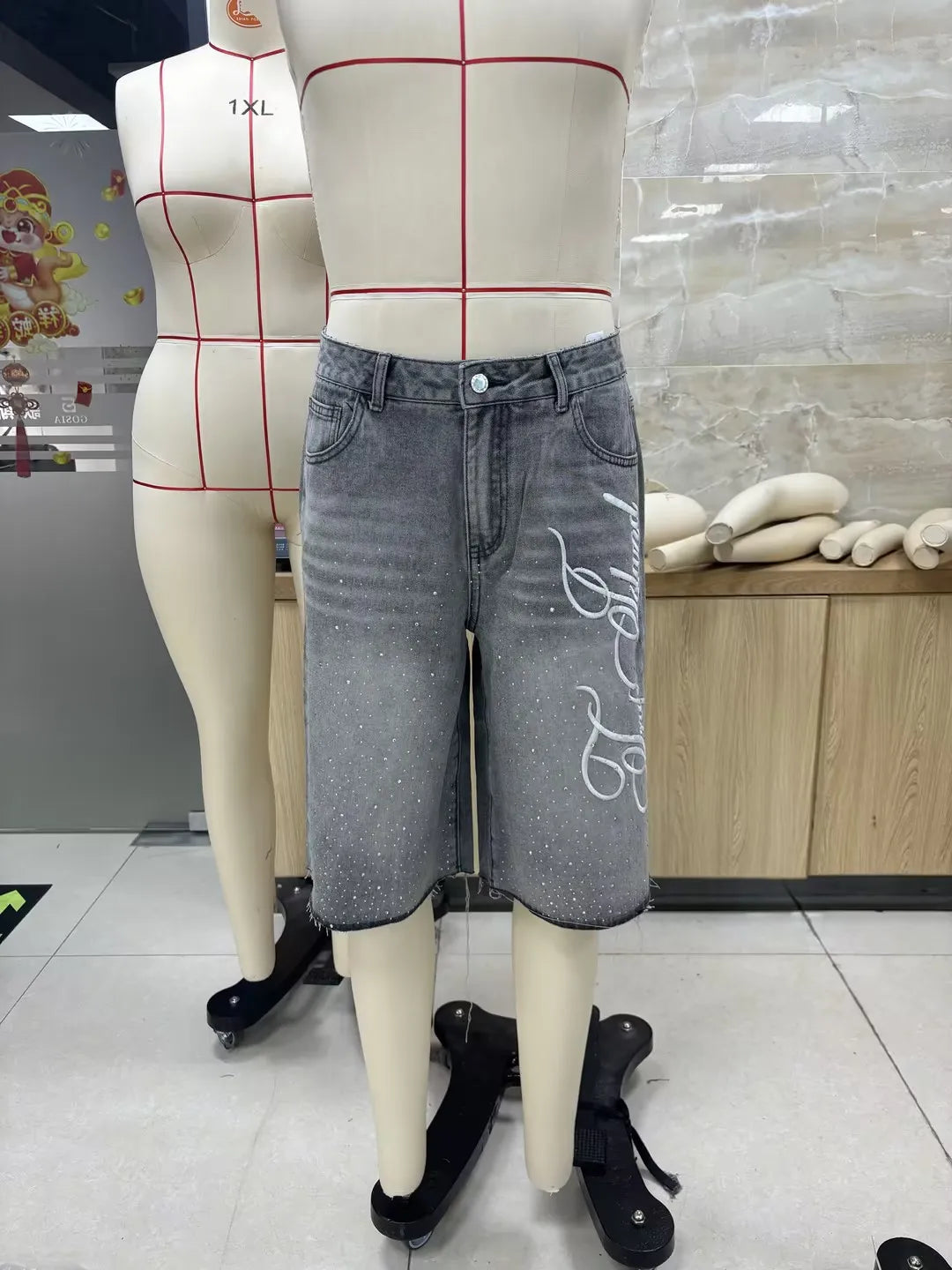Trendy Men's Denim Shorts
