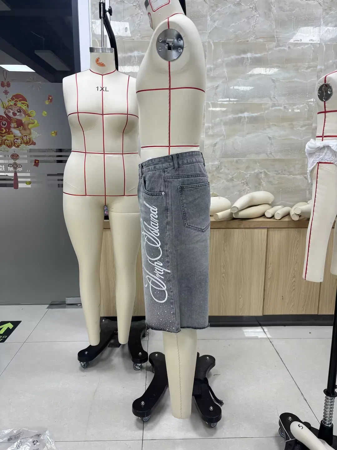 Trendy Men's Denim Shorts